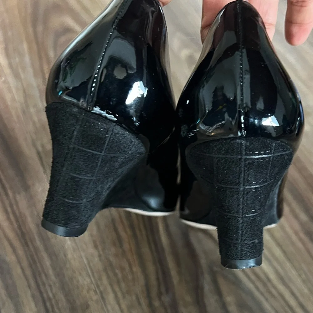 Salvatore Ferragamo Black Patent Leather Wedge Heels Women's 8.5 2A